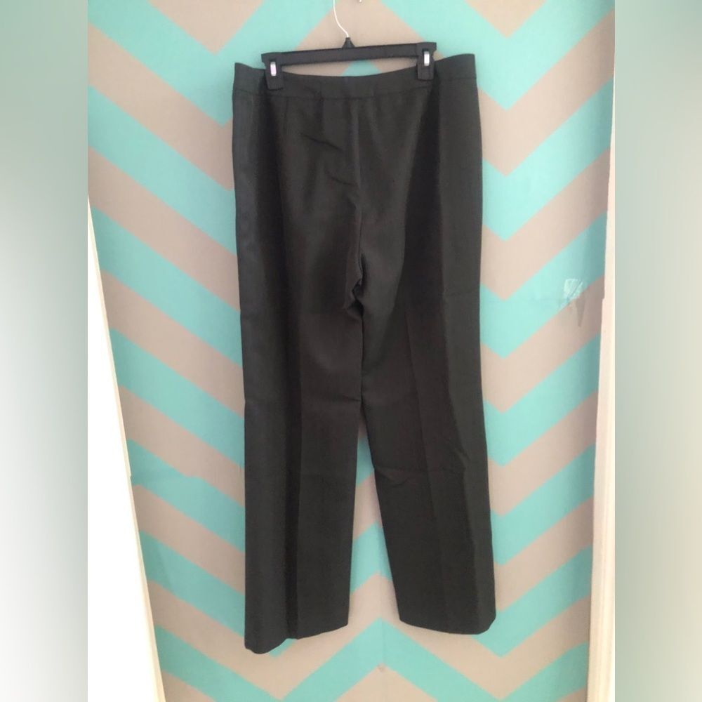 Le Suit Black Straight Leg Dress Pants